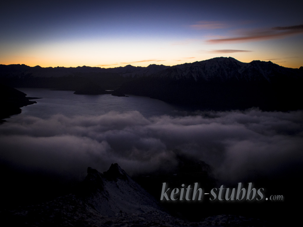A sunrise hike on Isthmus Peak