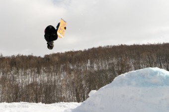Cayley Alger backslip snowboarding, Niseko
